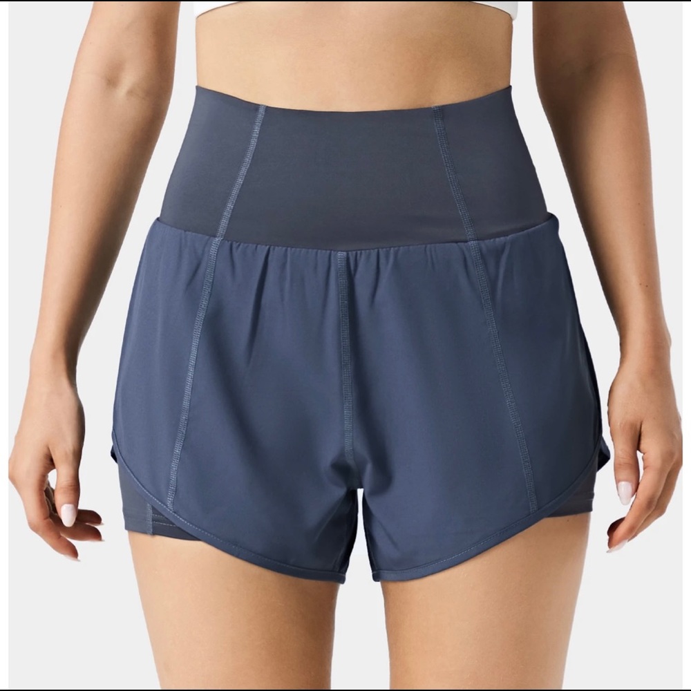 HALARA Super comfy high rise shorts with a pocket
